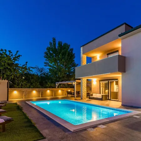 Villa Nika